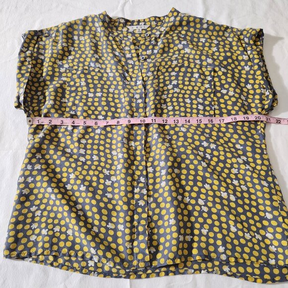 CAbi Women's Size S 100% Silk Yellow Polka Dot Short Sleeve Boxy Button Up Top - Picture 11 of 16